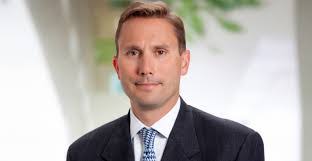 Lee Beck's Instagram, Twitter & Facebook