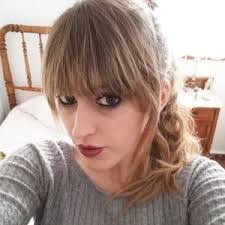 Elisa Toledo's Instagram, Twitter & Facebook