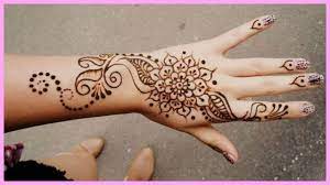 This is because you have to get perfect symmetry on both hands. 35 Simple Henna Tattoo Designs To Show Off In Warm Weather