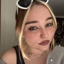 emily cass❤️ (@emilycarrilyn)