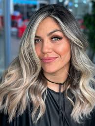 Yadira Espinoza salon added a new...