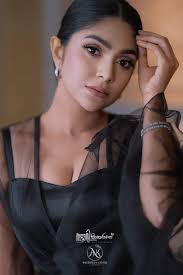 සංජානේ වෙඩින් එක හැඩ කළ සුන්දර bridesmaids ලා 😍 Amanda Jayarathna Lochi  jay Anuradha Edirisinghe Apoorwa Ashawaree Official Fan Club Rumali Keshida  Nayomi Thakshila Ishara Athukorala Sapna padukka Samadhi Perera Sachini ...