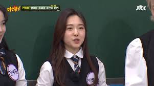 하지만 자신만의 은밀한 취미는 곧 사진 속 주인공에게 들키게 되고, 이를 볼모로 선배와 거래를 하게 그는 몰래 선배의 모습들을 자신의 카메라에 담는다. Qkm94twtryvmhm