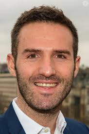 Un présentateur de BFMTV quitte la chaîne, sa remplaçante annoncée et elle  n'est pas inconnue des téléspectateurs ! : Le diaporama