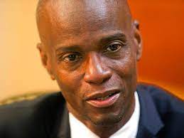 El primer ministro interino de haití, claude joseph , declaró el estado de sitio en el país tras el asesinato del presidente jovenel moise. Im0mjr Rhucnom