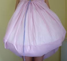 Braut im hochzeitskleid bekommt einen gangbang. Brautgeheimnis Wenn Die Braut Mal Muss Im Brautkleid Zur Toilette Nahanleitung Nahanleitungen Arbeitsanleitungen