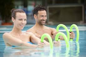 Aquafitness Mit Smovey In Der Parkthermebadradkersburg Im Thermenlandsteiermark Steiermark Therme Wassergymnastik Therme Wassergymnastik Stress Abbauen