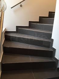 Gewendelte Treppe Mit Fliesen In Schieferoptik Schwarz Weiss Treppenhaus Treppenlauf Treppenstufe Hausbau Interi Treppe Fliesen Fliesen Treppenfliesen
