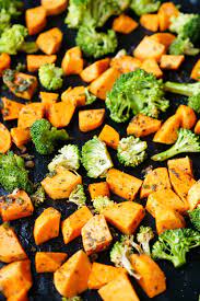 gerostete susskartoffeln mit brokkoli aus dem ofen rezept susskartoffel rezept ofen susskartoffel rezepte gesund susskartoffeln zubereiten