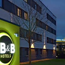 Sí, el city hotel deutsches haus está situado a solo 215 m del centro de hagen. Hotel City Hotel Deutsches Haus Hagen Trivago De