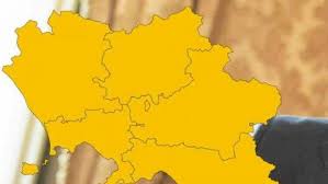 Oggi è l'ultimo giorno in cui la maggior parte delle regioni italiane deve rispettare le restrizioni previste dalla zona arancione, da domani, lunedì primo febbraio, si tornerà in zona gialla, ad eccezione di 5 regioni che resteranno arancioni: Da Oggi E Fino Al 15 Gennaio La Campania E Zona Gialla Ristoranti E Bar Con Servizio Al Tavolo Al Via I Saldi Invernali Telecaprinews