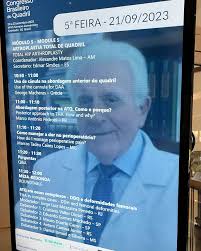 Sou o Dr. Daniel Ismael e Silveira, e é com grande satisfação que me  apresento como ortopedista especialista em Cirurgia de Quadril, médico  titular da Sociedade Brasileira de Cirurgia do Quadril @sbquadril