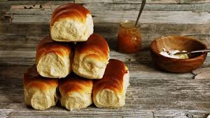 Mein Rezept Fur Wunderbar Luftige Brotchen Die Ausserlich An Buchteln Erinnern Jedoch Suss U Kochen Und Backen Rezepte Milchbrotchen Brot Backen Rezept Einfach