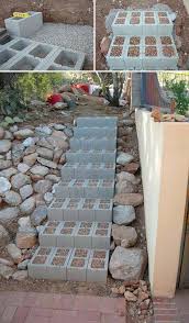 Amenagement Jardin Creatif Et Original A L Aide Des Parpaings Inutiles Marches Jardin Amenagement Jardin Jardins