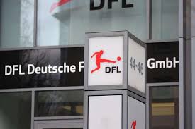 Nacida en 1971, la liga europea de la uefa es una de las competiciones futbolísiticas más prestigiosas del continente europeo, enfrentando a 48. Dfl Announces This Weekend S Bundesliga Action Is Off Besoccer