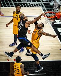 Leonard ruined favors' evening with that dunk and proceeded to run down court for his defensive assignment. The Look On Donovan Mitchell S Face During This Monster Dunk By Kawhi Leonard Pics