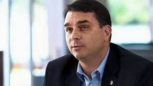 Ex-advogado de Cabral assume a defesa de Flávio Bolsonaro