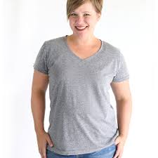 Using a straight stitch, sew exactly 1/2 an inch from the sew the rest of the binding to the shirt. How To Make A V Neck T Shirt Sewing Pattern And Tutorial It S Always Autumn
