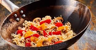 15 Recettes Sante Avec Du Curcuma Fourchette Et Bikini Recette De Nouille Curcuma Recette Recette Asiatique