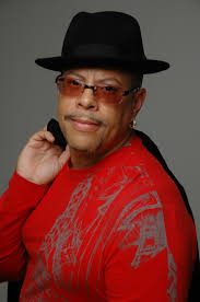 CVS MUSIC DEPARTMENT ALUMNI PROFILE Donzell Davis Drummer CVS Band