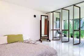 Kamar tidur dengan ukuran 3×3 meter kadang menjadi tantangan tersendiri untuk dekorasi, tapi contoh di atas bisa anda terapkan dengan mudah. Tujuh Pilihan Jenis Jendela Yang Biasa Dipakai Di Kamar Tidur Utama Semua Halaman Idea