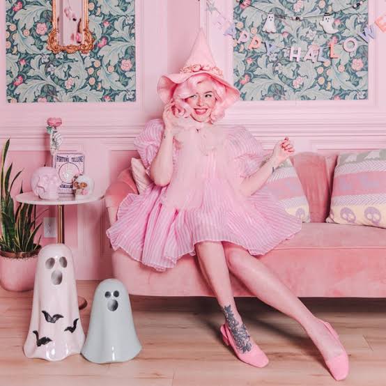 15 Pinkoween Decorations and Pink Halloween Decor Ideas in 2023