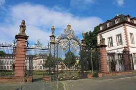 Schloss Philippsruhe A Time For Healing Burg Stadt Schloss