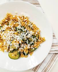 Fusilli Integrali Con Zucchine Al Curry E Ricotta Salata