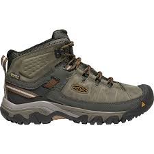 Get the best deals on keen boots for men. Best Hiking Shoes 2020 Top Rated Women S Men S Outdoor Boot Reviews Rolling Stone
