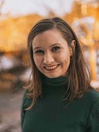 Carolyn Swope's Instagram, Twitter & Facebook