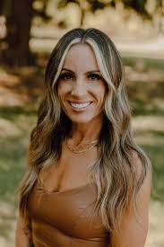 Brandy Ferris's Instagram, Twitter & Facebook