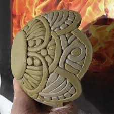 I M Digging This New Design It S Quite Thrilling To Work In Reverse I Nev Design Digging Nev Rever Seramik Sanati Seramik Heykeller Boncuklu Perdeler