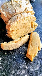 Rezept Fur Irisches Buttermilchbrot Ohne Hefe Cappotella Rezept In 2020 Milchbrotchen Buttermilchbrot Rezepte