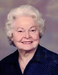 Nikki Holloway's Instagram, Twitter & Facebook