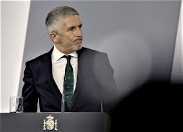 Alude al 'infectródomo' que fue el 8m, fecha a partir de la cual se dispararon los. Espanoles La Democracia Ha Muerto