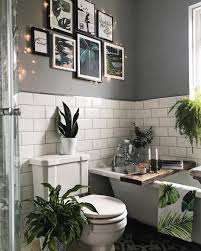 Gallery Wall Art In The Bathroom Grey And Metro White Tile Decor With Plants Melaniejadede White Bathroom Designs Gray Bathroom Walls Gray And White Bathroom