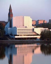Şehir, finlandiya'nın güneyinde finlandiya körfezi'nin kıyısında yer almaktadır. Ageing Gracefully Alvar Aalto S Finlandia Hall Helsinki Sra Architects