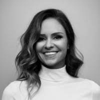 Amanda Raines's Instagram, Twitter & Facebook