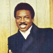 WATCH: Electrician lights up Jedburgh