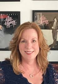 Introduction of a late 50's woman in the Dull Women's Club