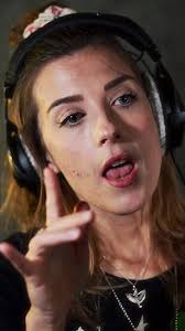 El 24 de abril estrenamos «Los alambres del otoño», el primer adelanto de  «Sábanas Tendidas», una fábula de Antonio Expósito y Juan Carlos Lax., Esta  canción, interpretada por Virginia Maestro y por ...