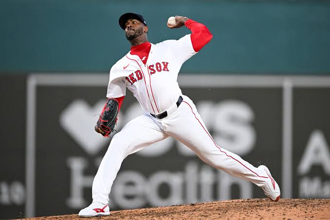 Aroldis Chapman's Arm Stands Alone