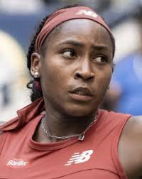 Can anyone identify Coco Gauff's necklace? : r/jewelry