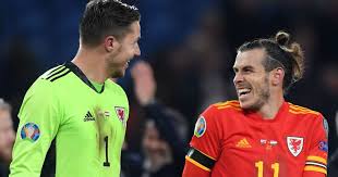 Through it all, the welsh crowd sing 'wales. Gareth Bale Celebrates With A Wales Golf Madrid Flag And The Madrid Press Hate It 90min