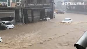 Jun 04, 2021 · 颱風「彩雲」向台灣逐步靠近，雙北今下午豪雨來襲，新北市新店區在短時間內降下24.5mm的雨量，永業路更因此嚴重積水、雨流成河，水淹超過半個輪胎，機車騎士膽戰心驚，直呼「像在騎水上摩托車」汐止、三峽、深 å¿«è¨Š åœ‹å®¶ç´šè­¦å ±ç™¼å¸ƒ æš´é›¨è½Ÿç‚¸2å°æ™‚åŒ—å¸‚é€¾40è™•æ·¹æ°´ ç¤¾æœƒ ä¸‰ç«‹æ–°èžç¶²setn Com