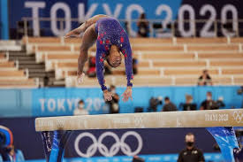 Gymnast jade carey has taken gold in the floor exercise on tuesday after an impressive routine in the final. Awepqq0fjd1jdm
