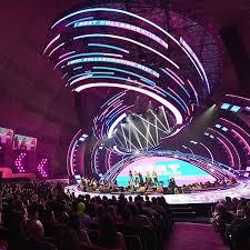 The weeknd performed his smash single blinding lights 1,100 feet above new york,. Mtv Vmas 2020 To Hold In Person Ceremony Despite Coronavirus