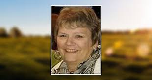 Amanda Seehusen's Instagram, Twitter & Facebook