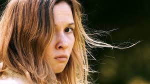 Historia: Tyttö menneisyydestä