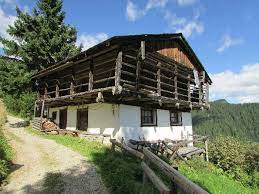 Appartamento in vendita a bardonecchia strada di montagna gleise bacini. Immobili Cerco Casa Una Montagna Di Case Appartamenti E Ville Agenzia Immobiliare Belluno